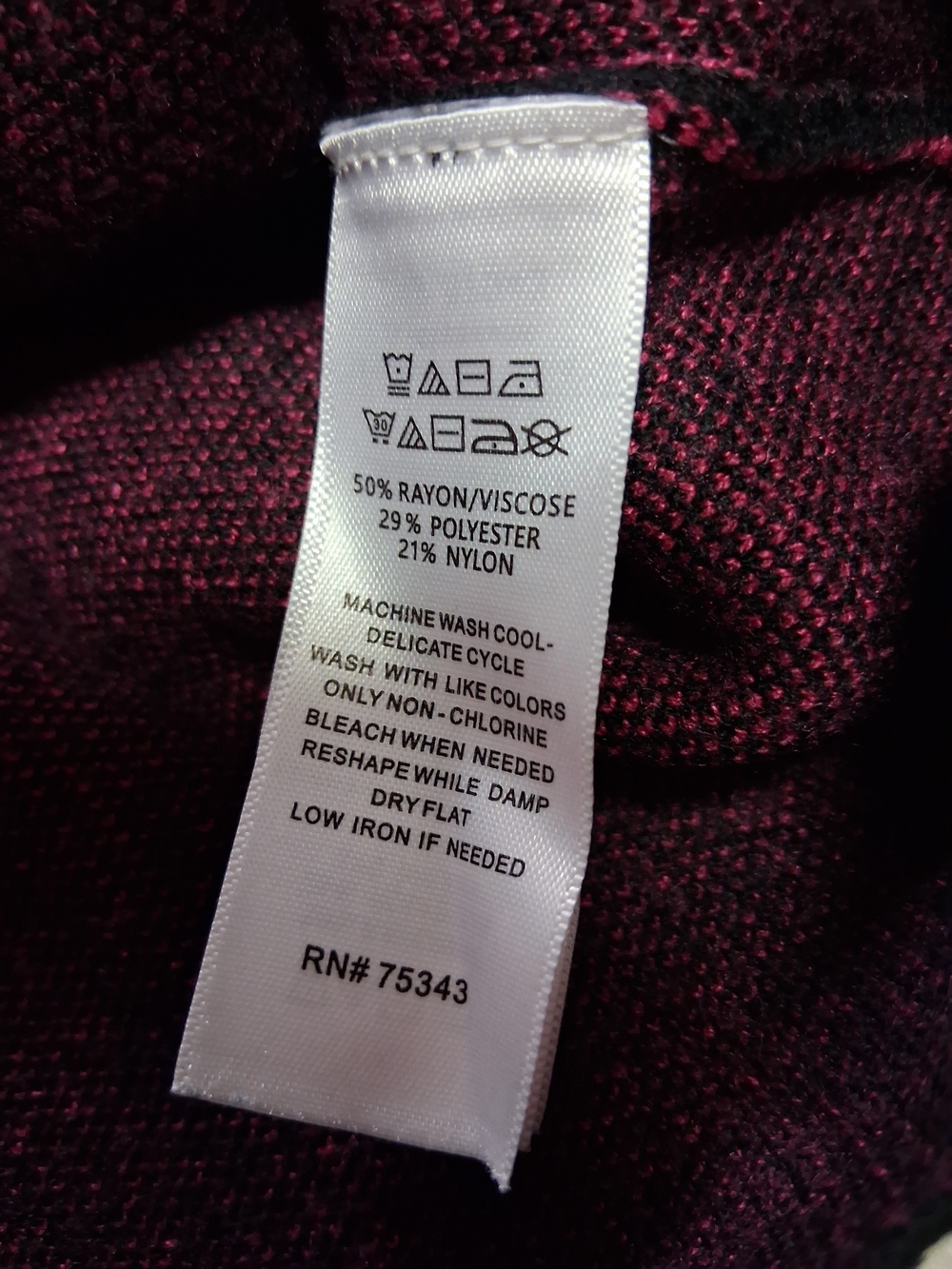 4/20$ Tahari Black Sweater with Pink Star Print - Picture 5 of 5